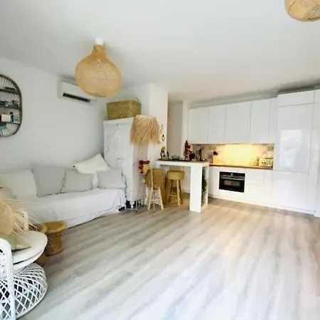Apartment Havre De Paix Avec Jardin Et Clim En Centre De